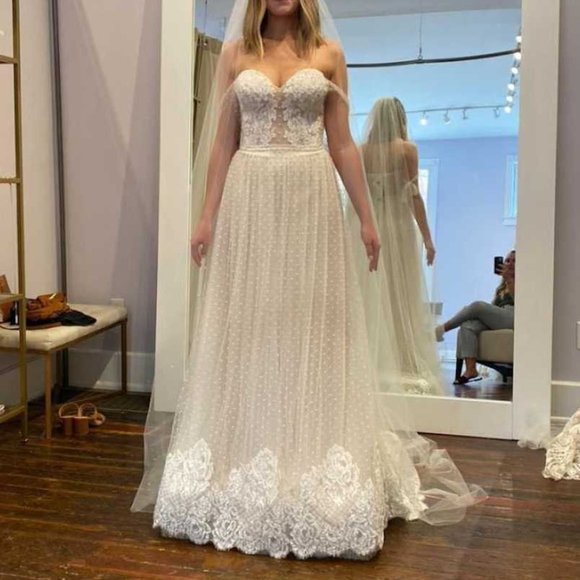 Flora Bridal Dresses & Skirts - 👰‍♀️ Flora Bridal -  Dannie Wedding Gown Dress